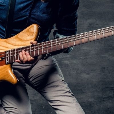 Aula de Baixo Elétrico - Escola de Música Ritmo e Som - Banner
