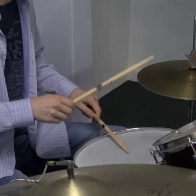 Técnica de Bateria Shuffle - Minuto baterístico - Flavio Cantador Coimbra - Ritmo e Som