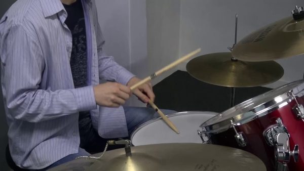 Técnica de Bateria Shuffle - Minuto baterístico - Flavio Cantador Coimbra - Ritmo e Som